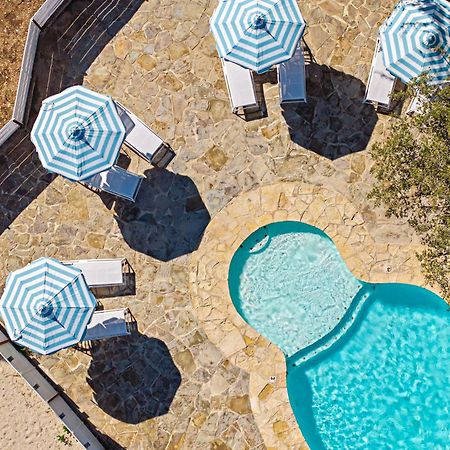 The Claire Hotel Canyon Lake Exterior foto